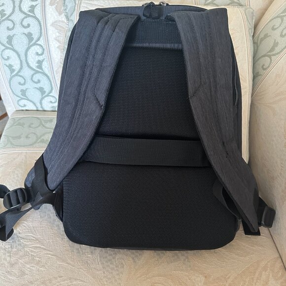 NWOT Samsonite Modern Utility Mini Laptop Backpack, Black - Picture 4 of 8